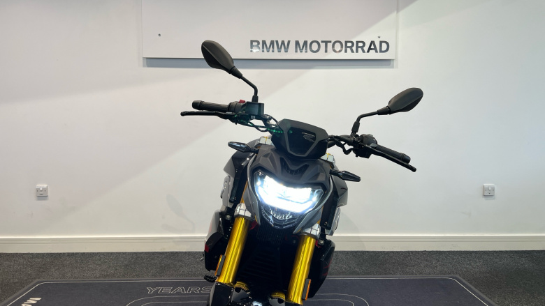 BMW G310 R ABS